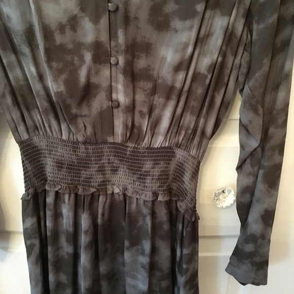 Women's Gray Tie-Dye Long Sleeve Dress - Picture 6 of 12